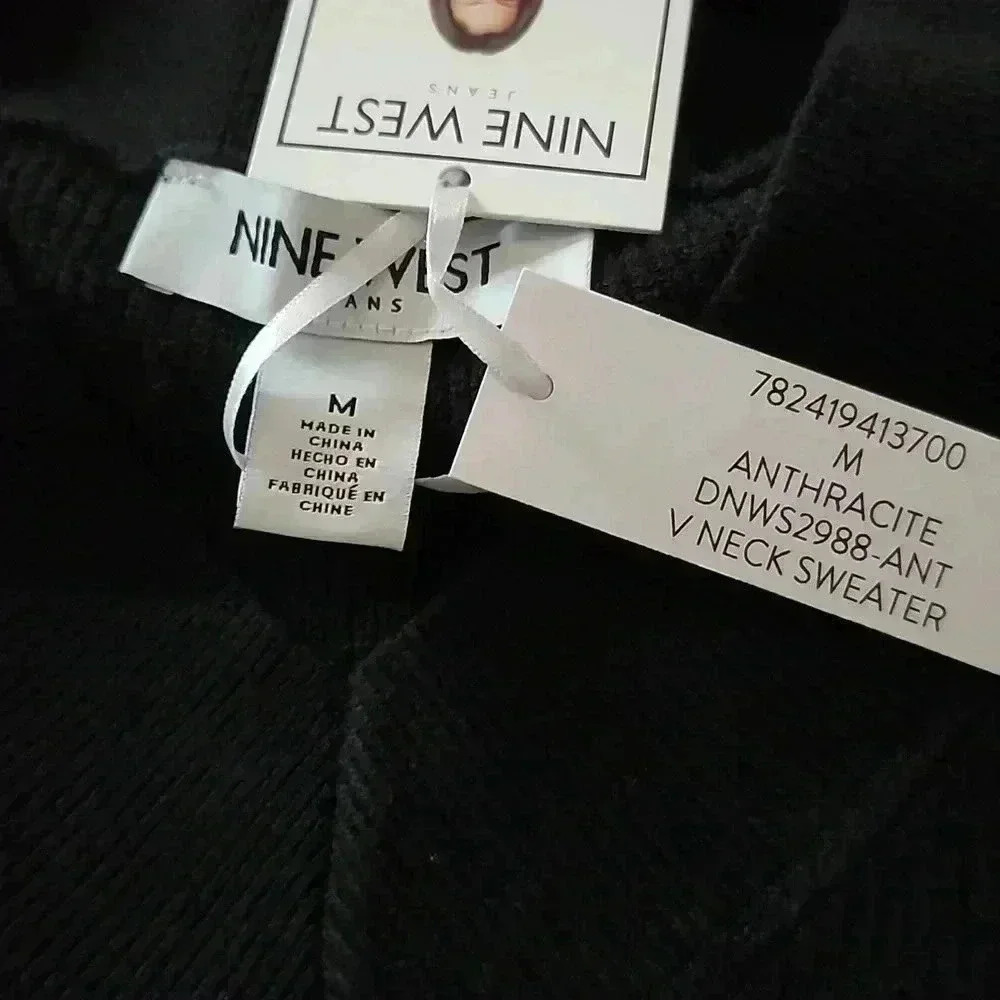 Black sweater Super Soft! - Picture 7 of 9